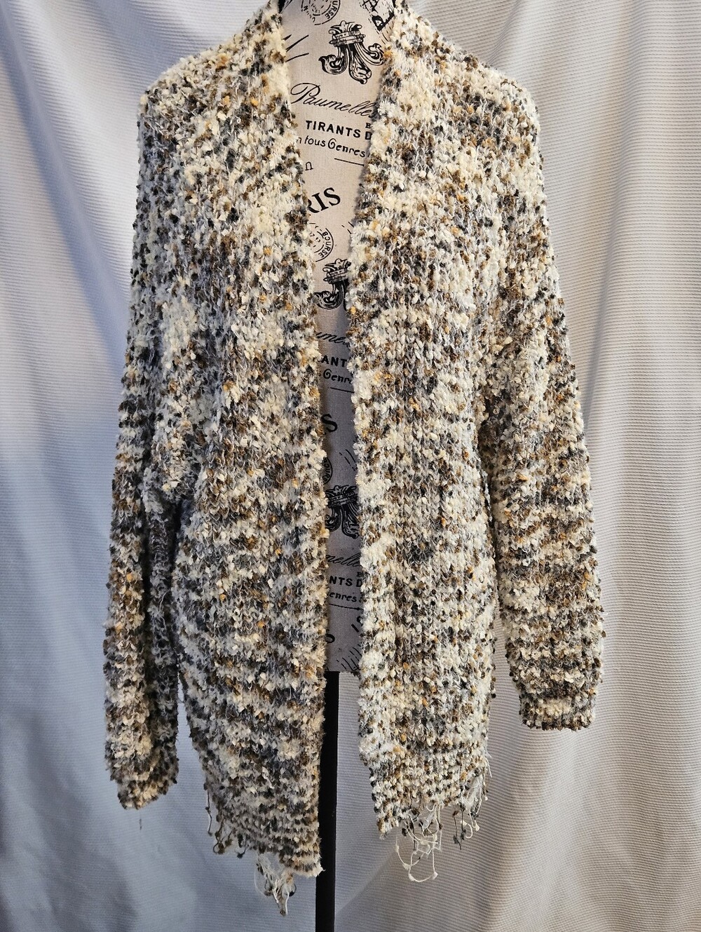 BKE Chunky Knit Cardigan Sweater Womens Medium Cream Beige Brown Fringe Hem